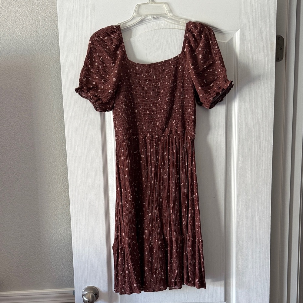Smocked Puff Sleeve Midi Dress — Burgundy Floral - Picture 7 of 10
